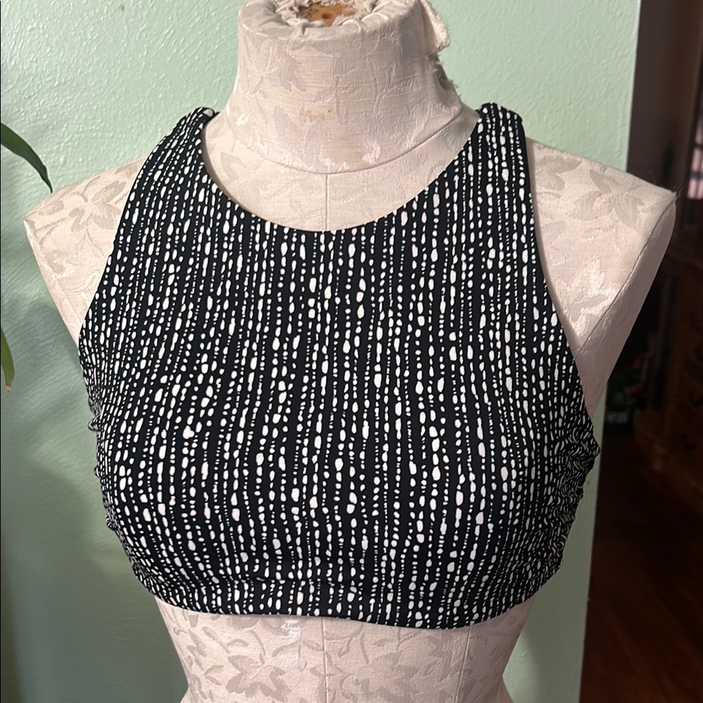 Athleta Black and White Patterned Women's sports top